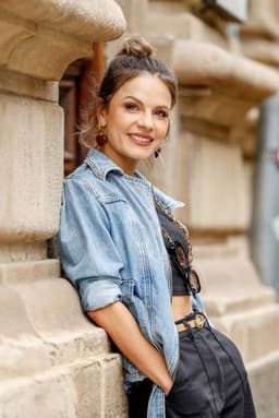 Анелия Луцинова