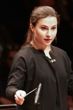 Liubov Nosova conducts the Paris Mozart Orchestra @ La Maestra 2024
