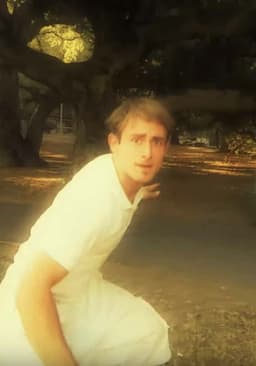 Parkour Vs. Killer Bee